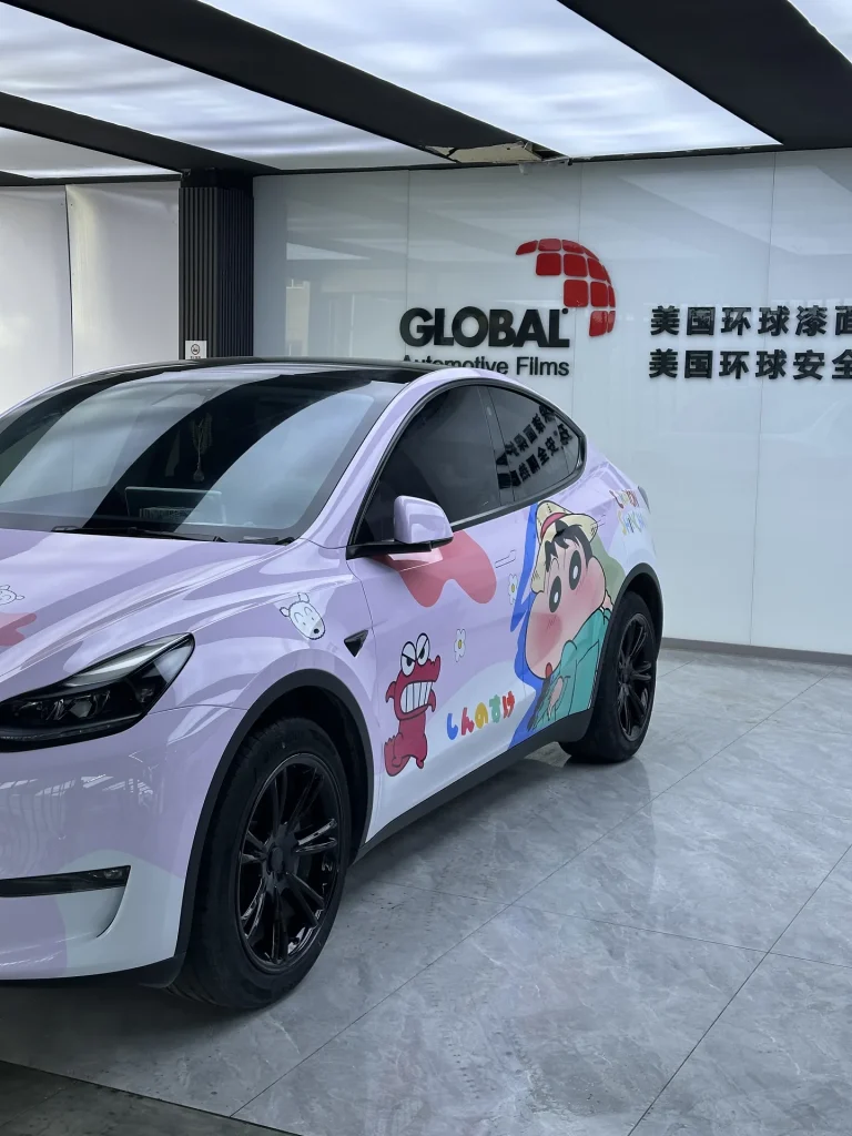 郑州特斯拉 Model Y蜡笔小新主题彩绘施工实拍图 4
