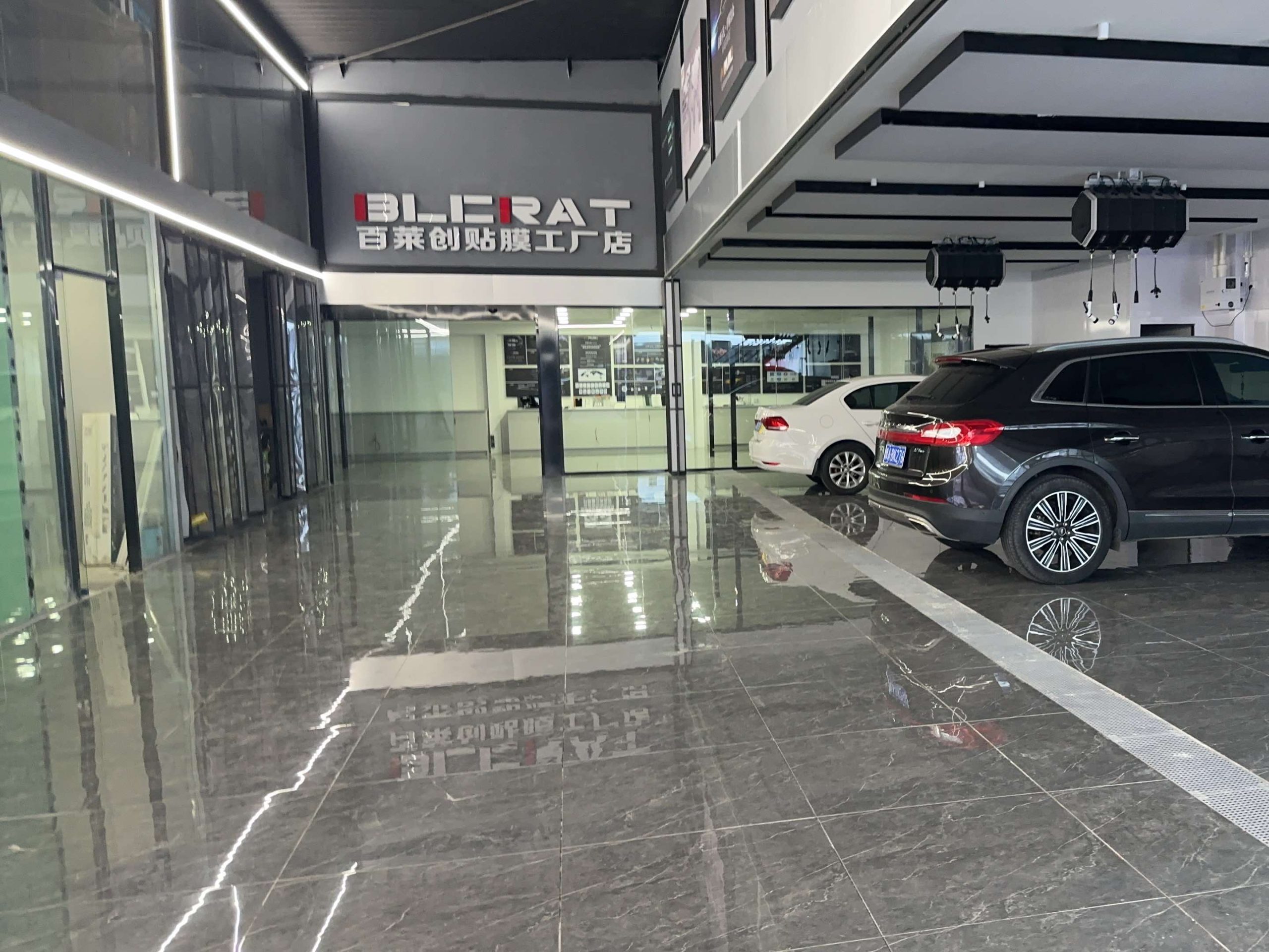 门店外景与接待环境